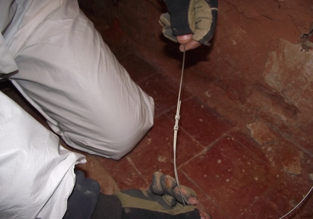 Each joint is double crimped