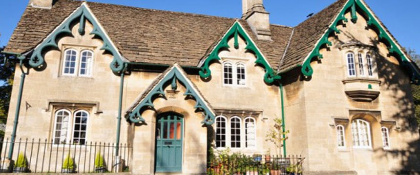 Old Victorian cottage house