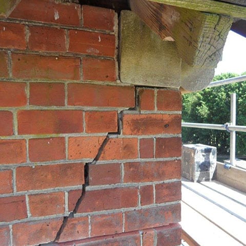 cracks-in-bricks